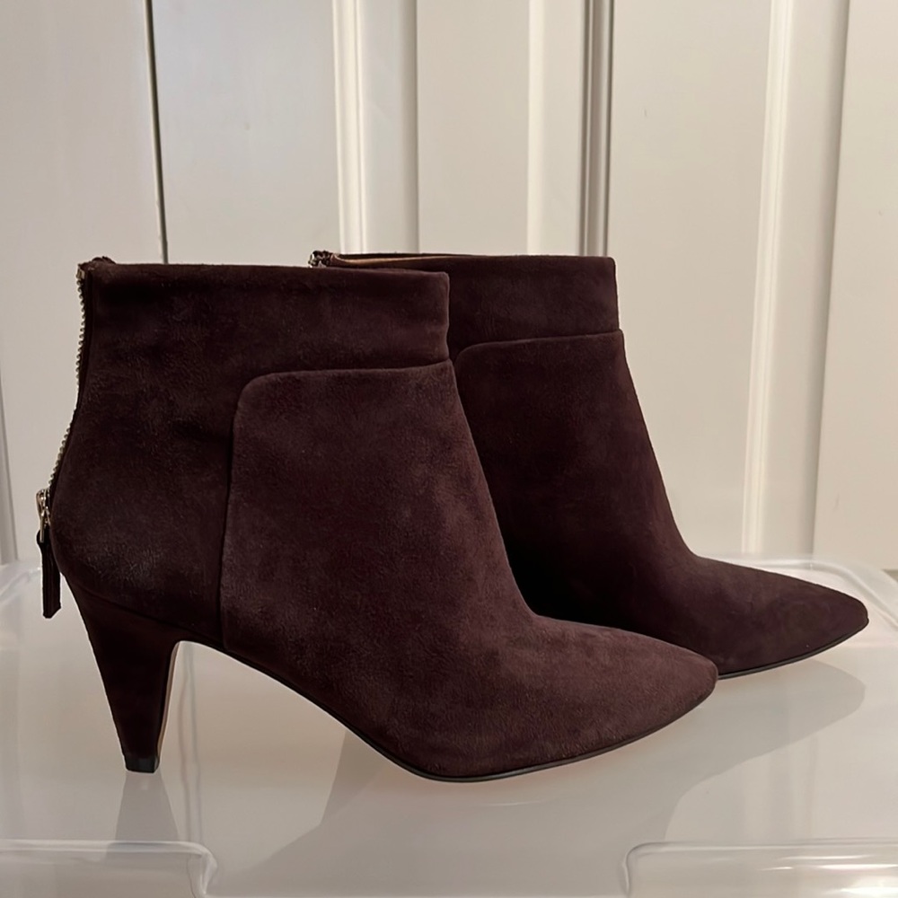 NWOT Nine West booties brown 9